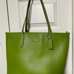Authentic COACH bright green zipper Grosgrain leather tote-excellent condition